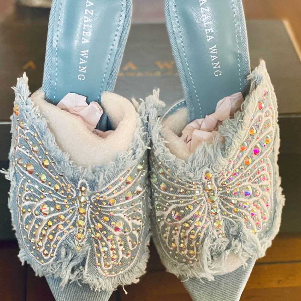 NIB AZALEA WANG ALAYA EMBELLISHED BUTTERFLY STILETTO IN WASHED DENIM SIZE 6 - Picture 11 of 17